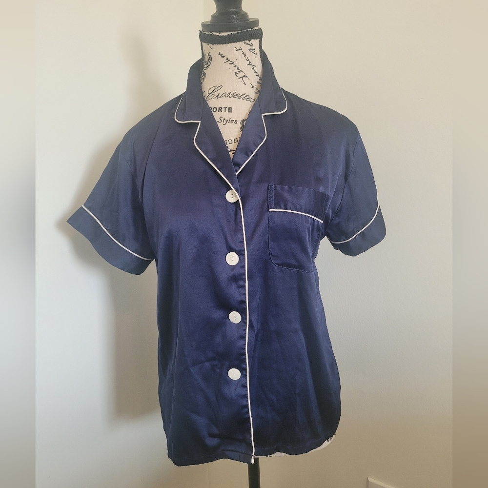 Silk Short Sleeve and Shorts Pajamas